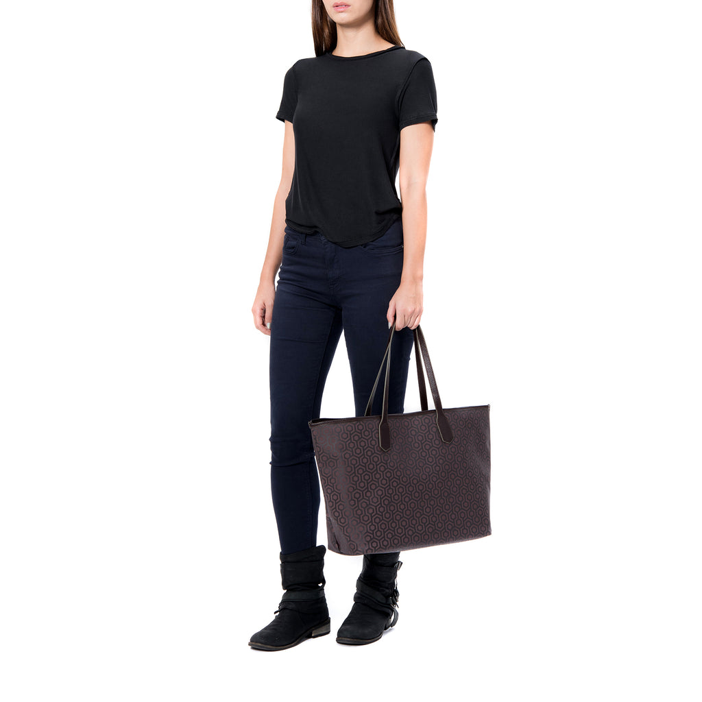 MISCHA Jet Set Tote - Rosewood (model shot)